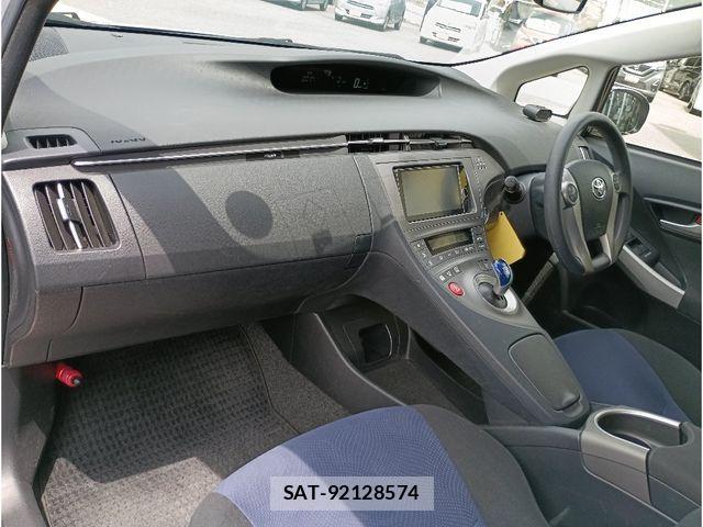Toyota PRIUS 2014-03 8231348-12