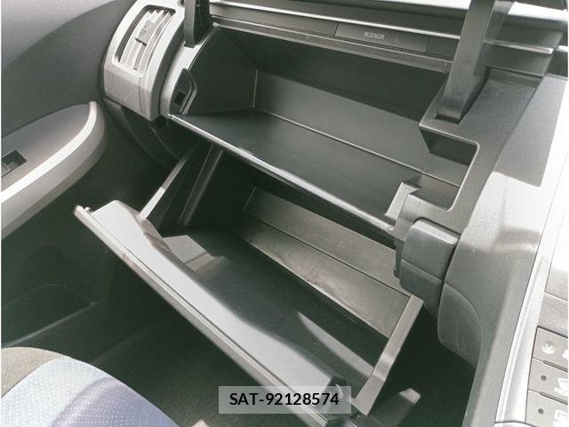 Toyota PRIUS 2014-03 8231348-17