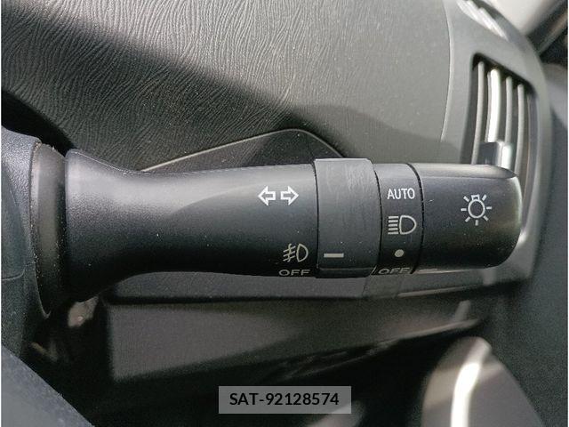 Toyota PRIUS 2014-03 8231348-20