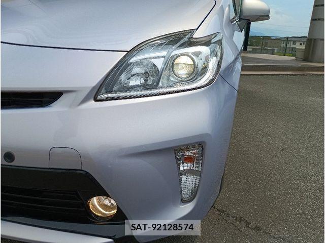 Toyota PRIUS 2014-03 8231348-26