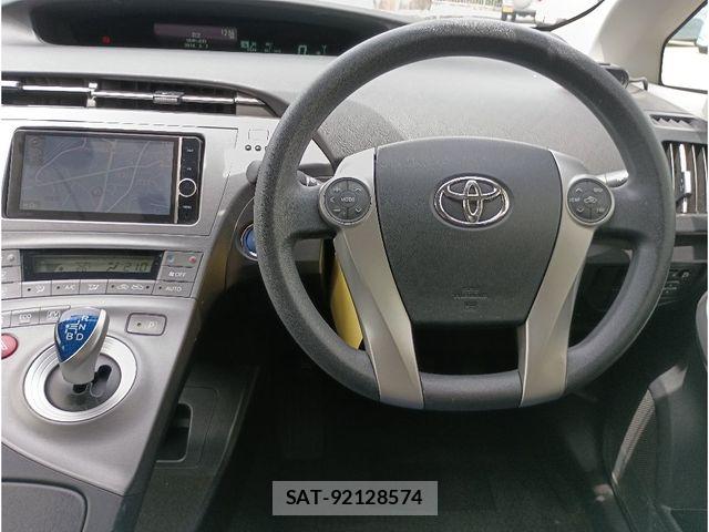 Toyota PRIUS 2014-03 8231348-2