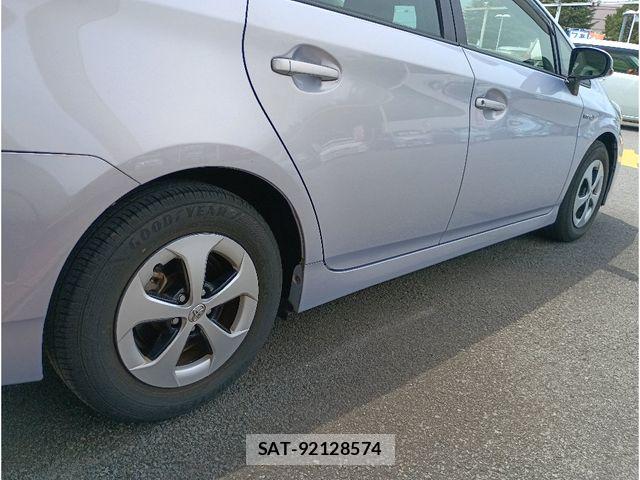 Toyota PRIUS 2014-03 8231348-29