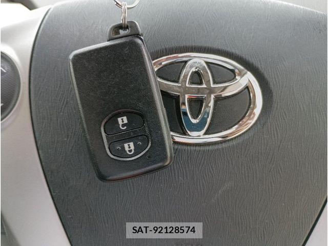 Toyota PRIUS 2014-03 8231348-3