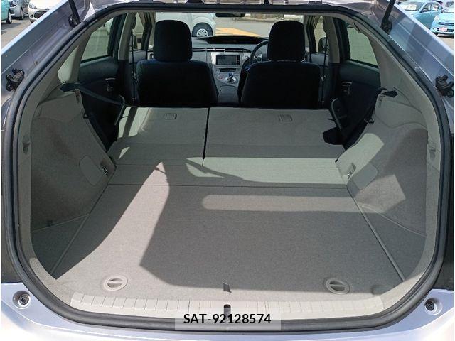 Toyota PRIUS 2014-03 8231348-7