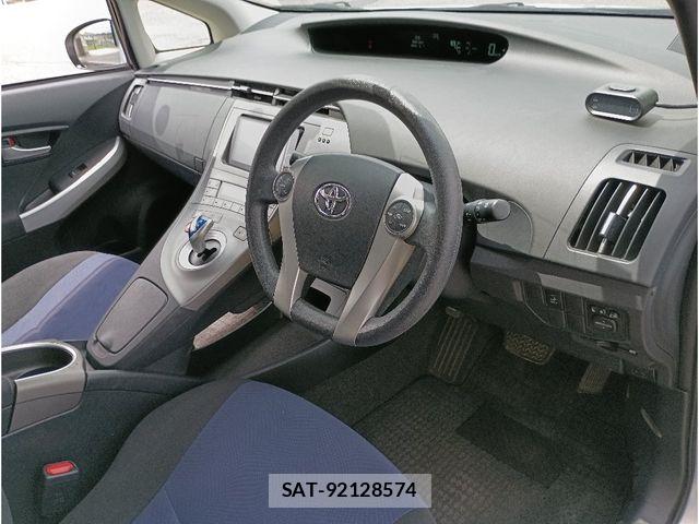 Toyota PRIUS 2014-03 8231348-8