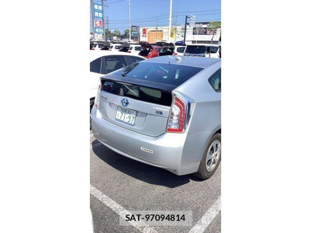 Toyota PRIUS 2012-02 8231359-3