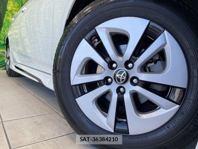 Toyota PRIUS 2017-01 8231335-12