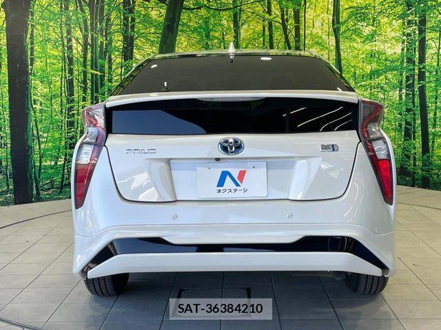 Toyota PRIUS 2017-01 8231335-14