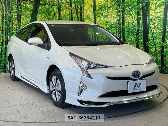 Toyota PRIUS 2017-01 8231335-15