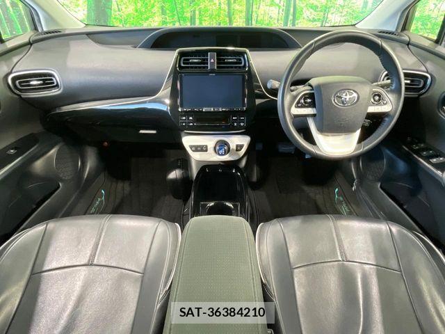 Toyota PRIUS 2017-01 8231335-1