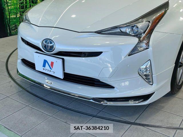 Toyota PRIUS 2017-01 8231335-2