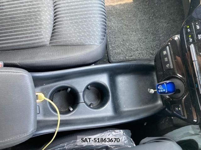 Toyota PRIUS 2017-12 8231345-18
