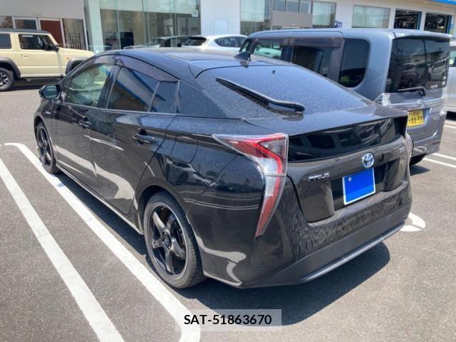 Toyota PRIUS 2017-12 8231345-6