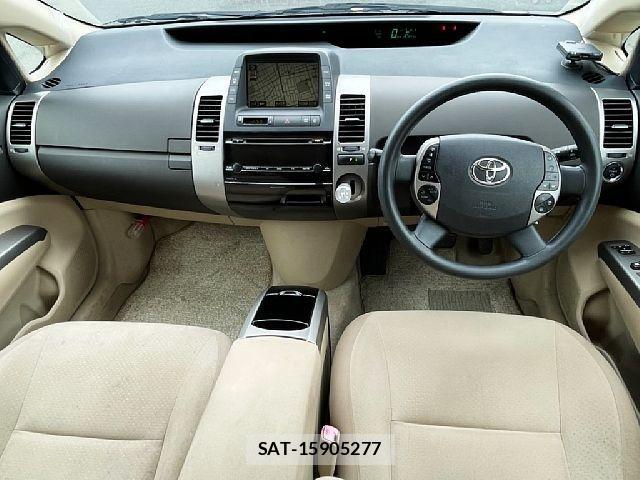 Toyota PRIUS 2004-02 8231349-1
