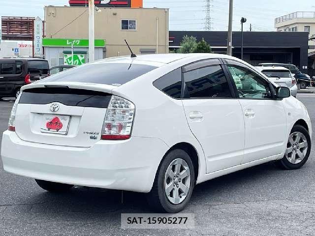 Toyota PRIUS 2004-02 8231349-2