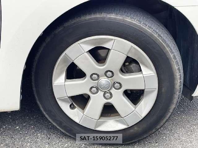 Toyota PRIUS 2004-02 8231349-8