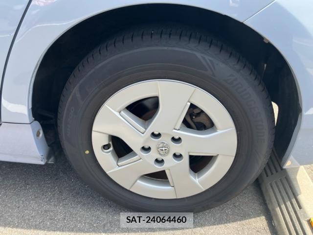 Toyota PRIUS 2010-04 8231367-4
