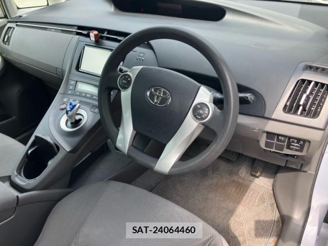 Toyota PRIUS 2010-04 8231367-8