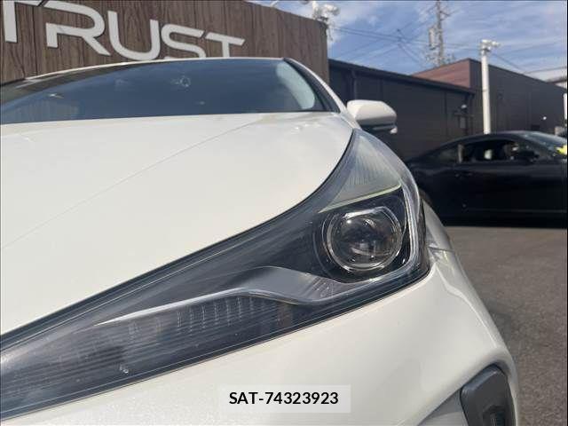 Toyota PRIUS 2019-11 8231333-9