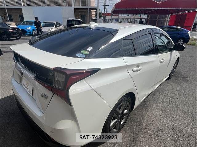 Toyota PRIUS 2019-11 8231333-15