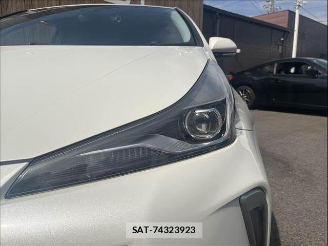 Toyota PRIUS 2019-11 8231333-19