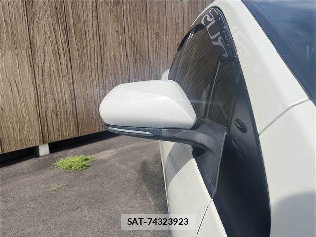 Toyota PRIUS 2019-11 8231333-24