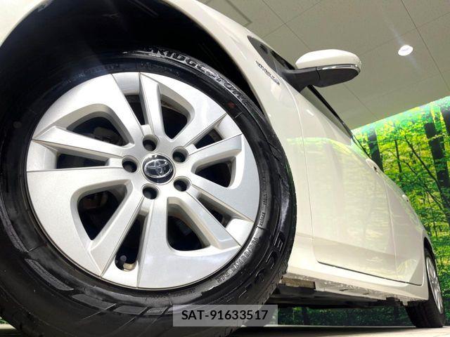 Toyota PRIUS 2017-08 8246378-13