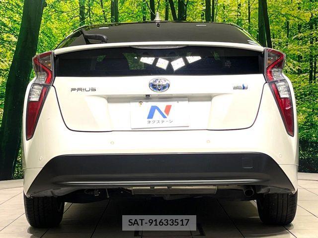 Toyota PRIUS 2017-08 8246378-15