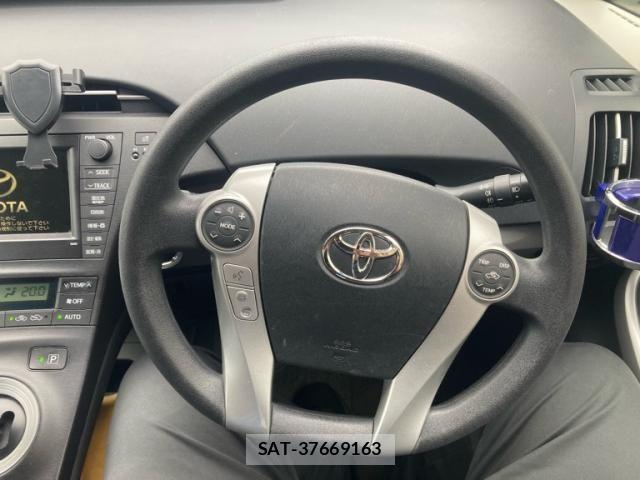 Toyota PRIUS 2010-09 8246411-7