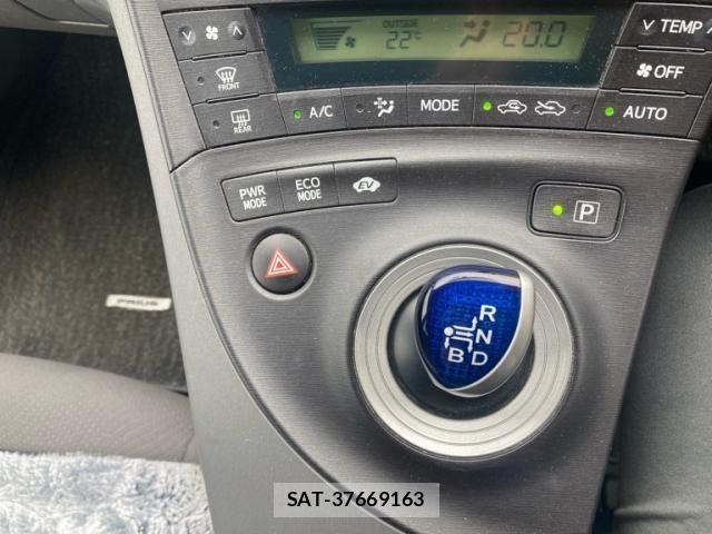 Toyota PRIUS 2010-09 8246411-13