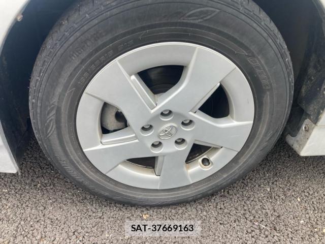 Toyota PRIUS 2010-09 8246411-15
