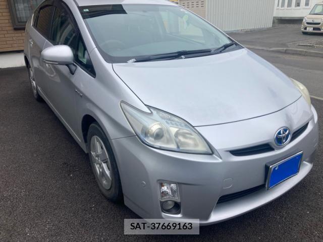 Toyota PRIUS 2010-09 8246411-0