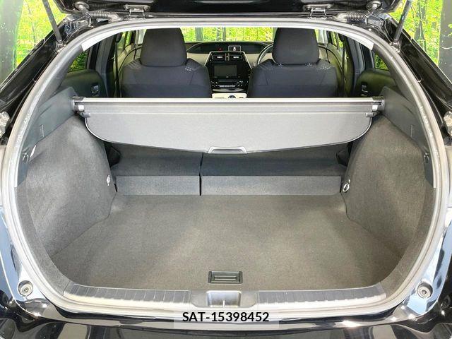 Toyota PRIUS 2018-06 8246379-9