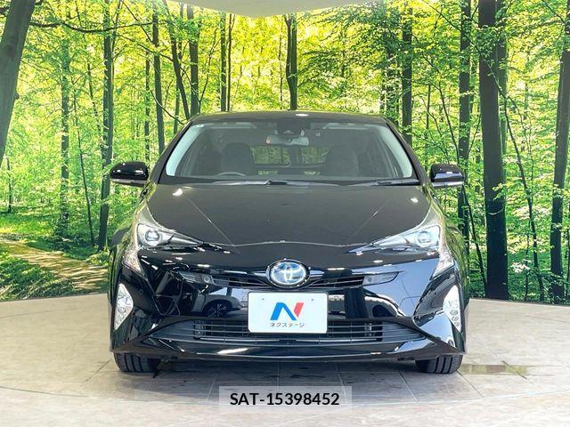 Toyota PRIUS 2018-06 8246379-13