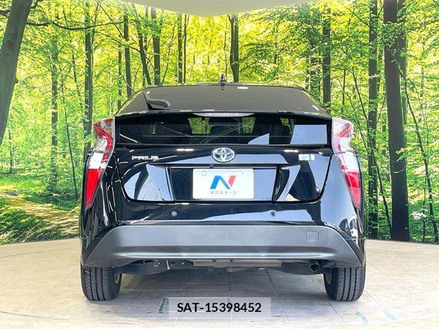 Toyota PRIUS 2018-06 8246379-14