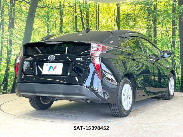 Toyota PRIUS 2018-06 8246379-16