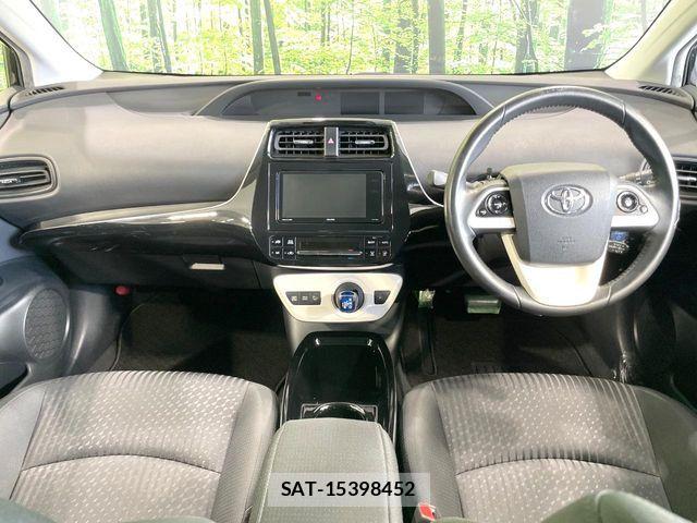 Toyota PRIUS 2018-06 8246379-1