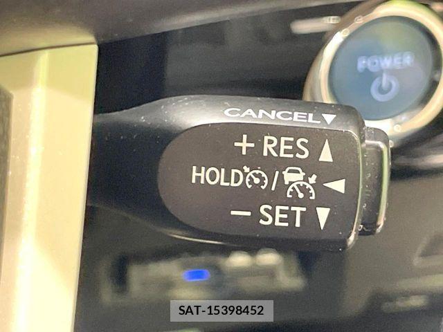 Toyota PRIUS 2018-06 8246379-5