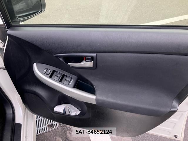 Toyota PRIUS 2012-03 8246400-14