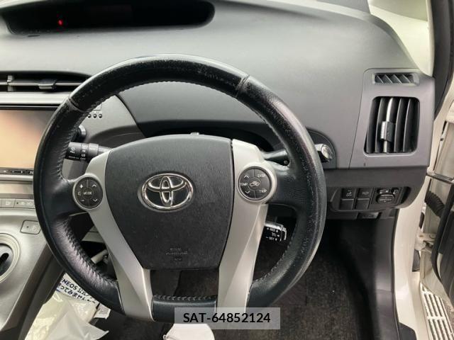 Toyota PRIUS 2012-03 8246400-17