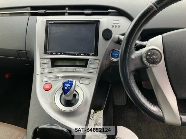 Toyota PRIUS 2012-03 8246400-19