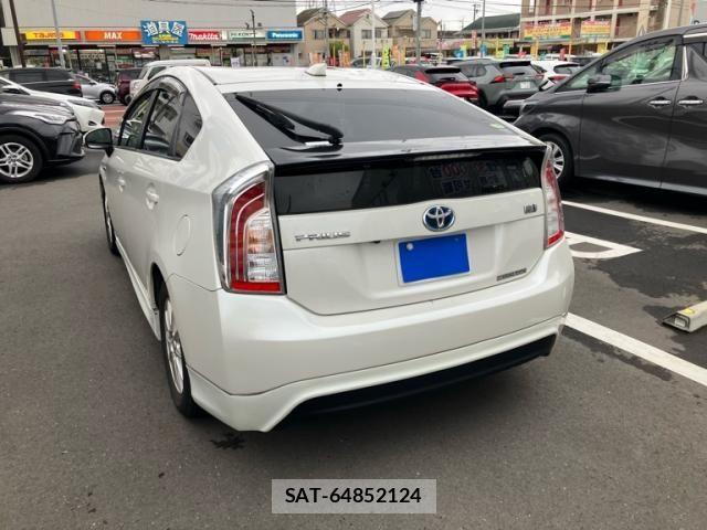 Toyota PRIUS 2012-03 8246400-4