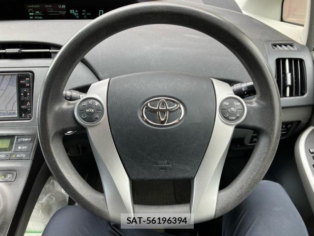 Toyota PRIUS 2011-01 8246407-17
