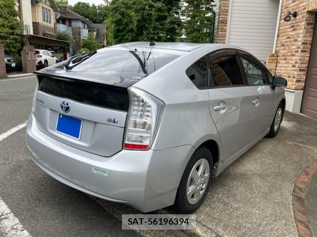 Toyota PRIUS 2011-01 8246407-6