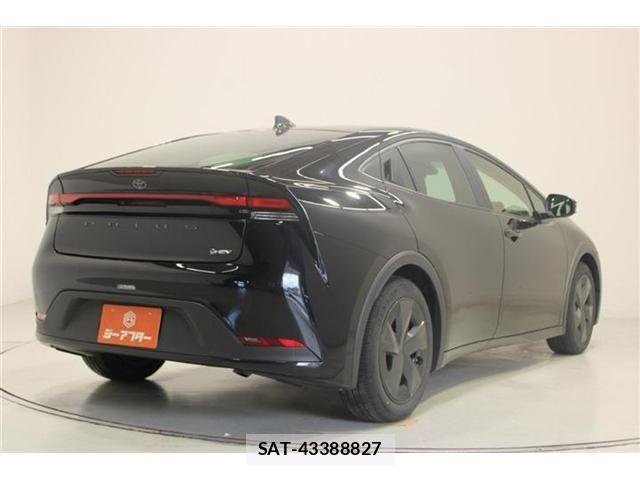Toyota PRIUS 2023-03 8246366-11