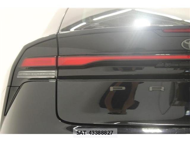 Toyota PRIUS 2023-03 8246366-18