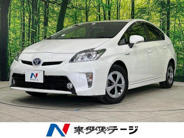 Toyota PRIUS 2013-06 8246386-0
