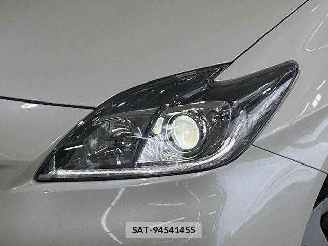 Toyota PRIUS 2013-06 8246386-11