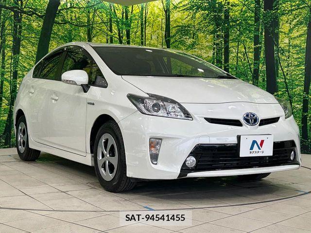 Toyota PRIUS 2013-06 8246386-15