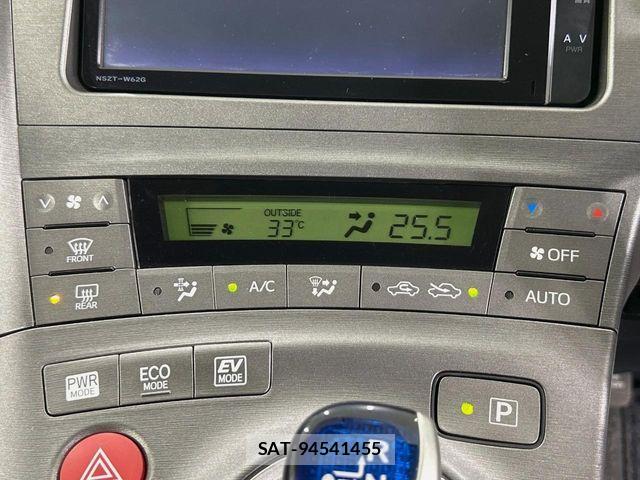Toyota PRIUS 2013-06 8246386-6